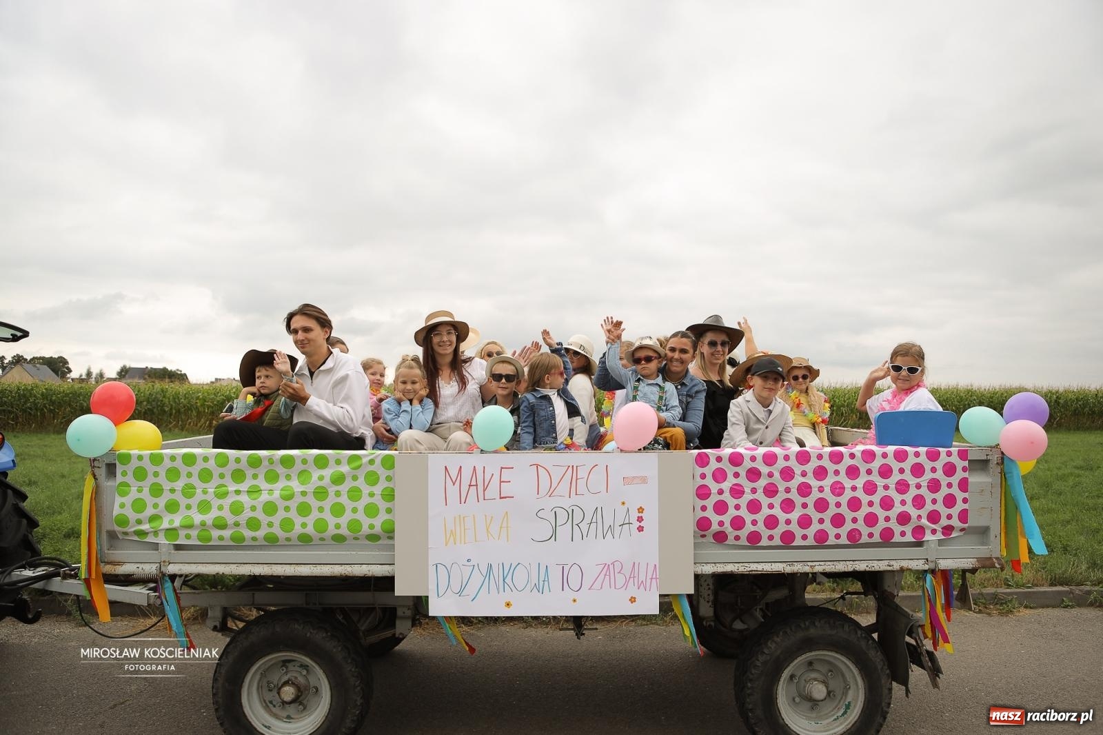 Zdjęcie w galerii na portalu naszraciborz.pl: Dożynki w Raciborzu Sudole: rolnicze święto z humorem i tradycją wiadomości z regionu