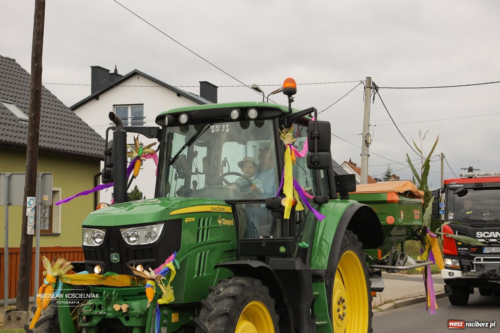 Zdjęcie w galerii na portalu naszraciborz.pl: Dożynki w Raciborzu Sudole: rolnicze święto z humorem i tradycją wiadomości z regionu