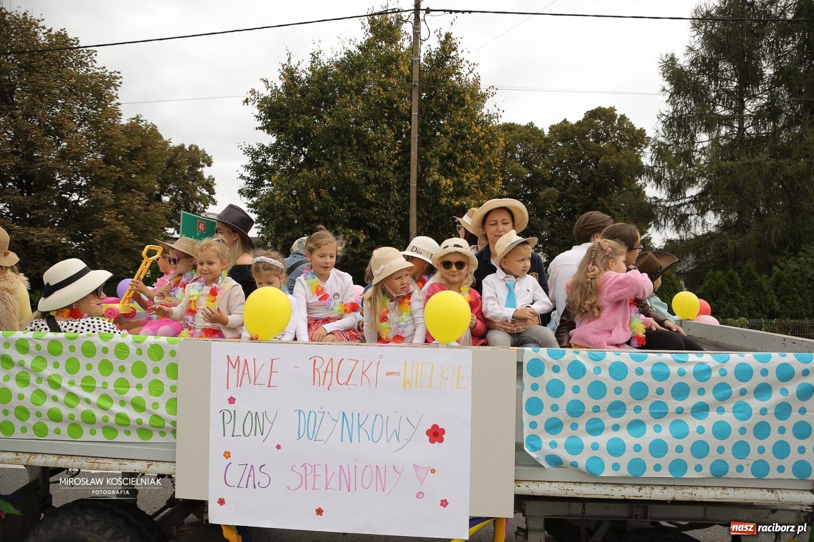 Zdjęcie w galerii na portalu naszraciborz.pl: Dożynki w Raciborzu Sudole: rolnicze święto z humorem i tradycją wiadomości z regionu