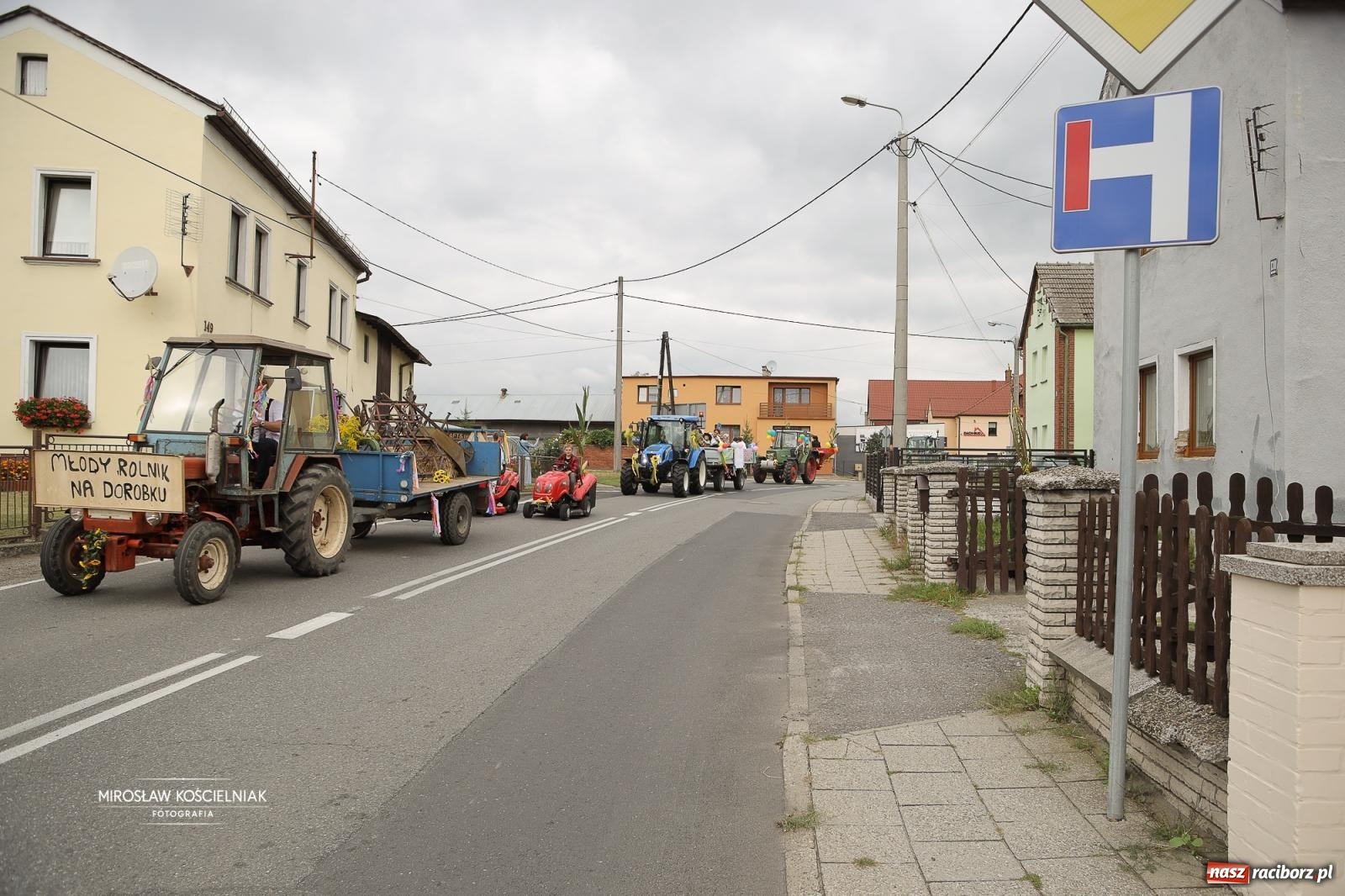 Zdjęcie w galerii na portalu naszraciborz.pl: Dożynki w Raciborzu Sudole: rolnicze święto z humorem i tradycją wiadomości z regionu