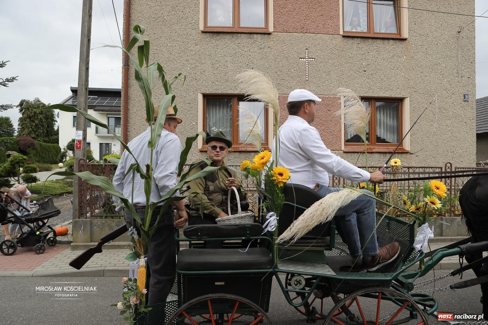 Zdjęcie w galerii na portalu naszraciborz.pl: Dożynki w Raciborzu Sudole: rolnicze święto z humorem i tradycją wiadomości z regionu
