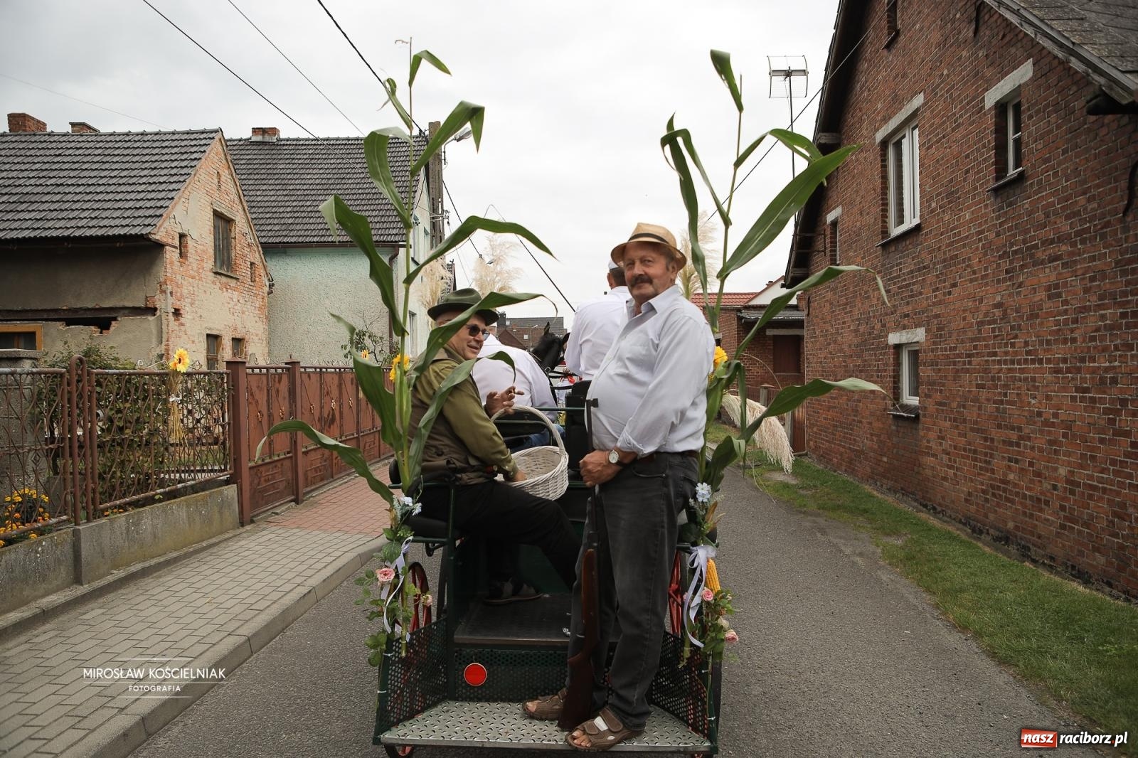Zdjęcie w galerii na portalu naszraciborz.pl: Dożynki w Raciborzu Sudole: rolnicze święto z humorem i tradycją wiadomości z regionu