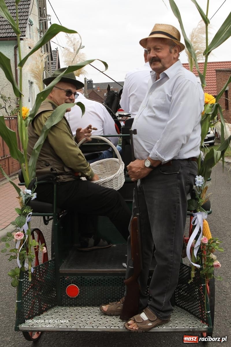 Zdjęcie w galerii na portalu naszraciborz.pl: Dożynki w Raciborzu Sudole: rolnicze święto z humorem i tradycją wiadomości z regionu