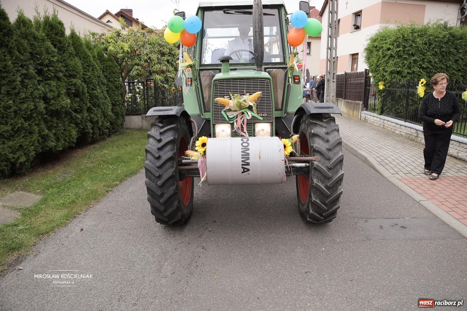Zdjęcie w galerii na portalu naszraciborz.pl: Dożynki w Raciborzu Sudole: rolnicze święto z humorem i tradycją wiadomości z regionu
