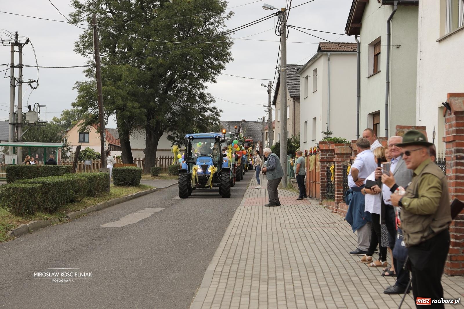 Zdjęcie w galerii na portalu naszraciborz.pl: Dożynki w Raciborzu Sudole: rolnicze święto z humorem i tradycją wiadomości z regionu