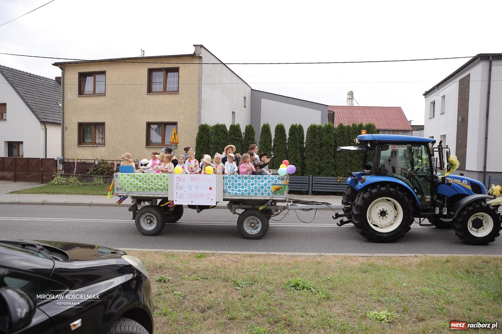Zdjęcie w galerii na portalu naszraciborz.pl: Dożynki w Raciborzu Sudole: rolnicze święto z humorem i tradycją wiadomości z regionu