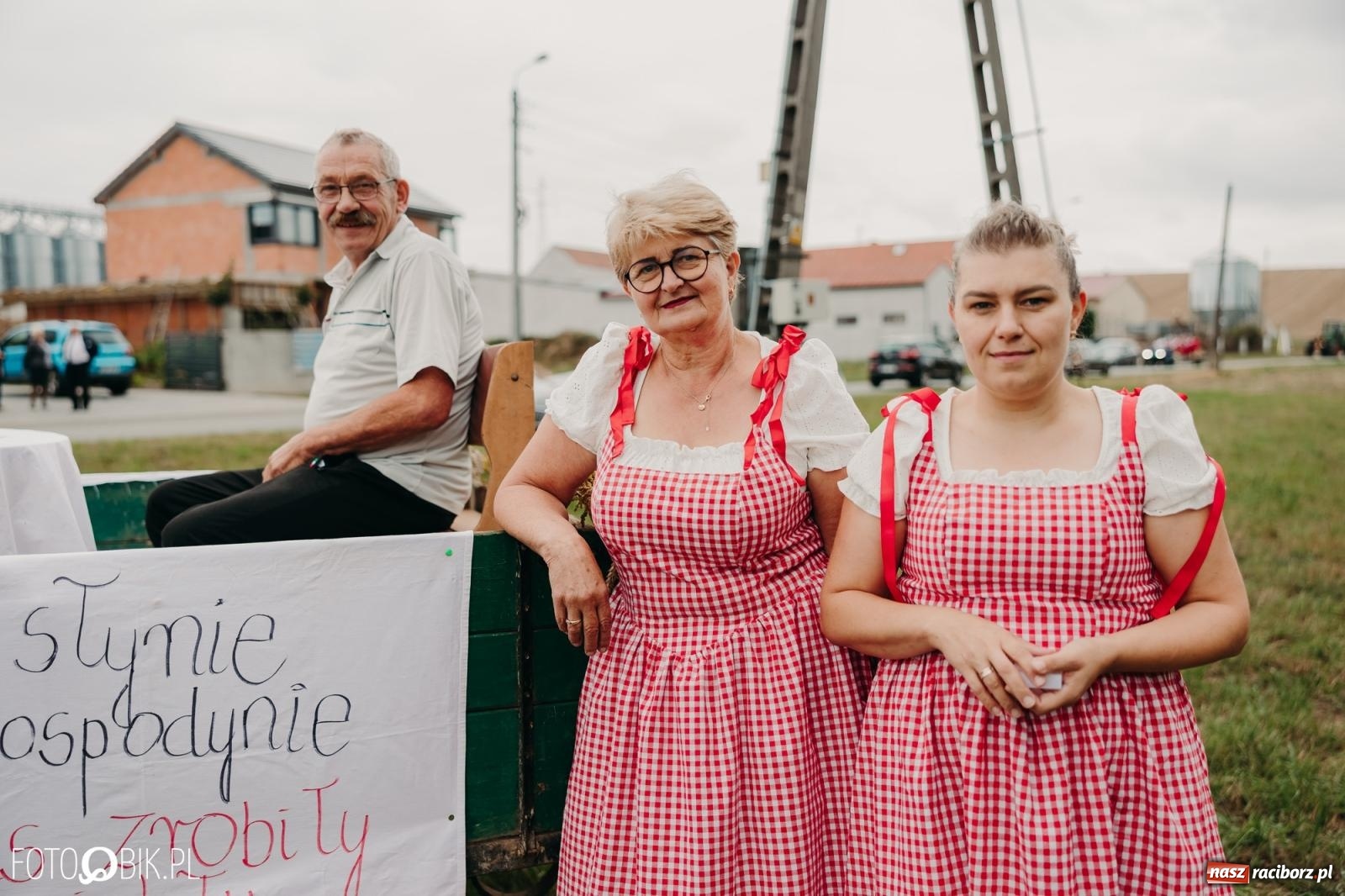 Zdjęcie w galerii na portalu naszraciborz.pl: Dożynki gminy Rudnik w Ponięcicach - korowód i otwarcie świetlicy wiadomości z regionu