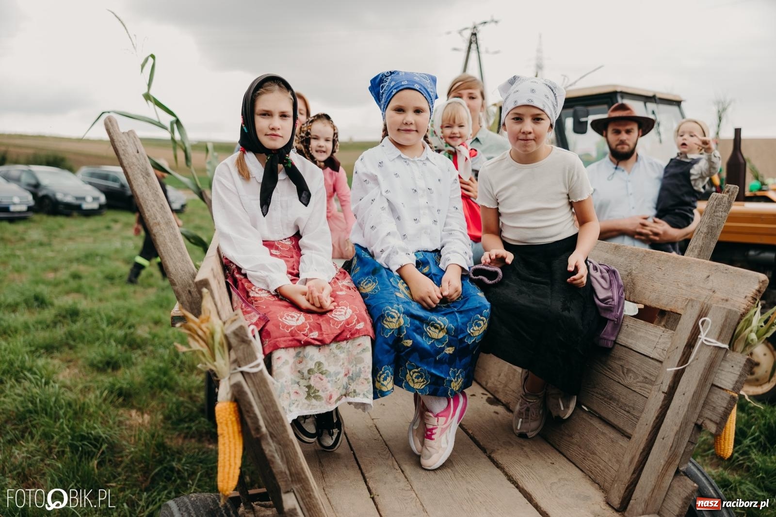 Zdjęcie w galerii na portalu naszraciborz.pl: Dożynki gminy Rudnik w Ponięcicach - korowód i otwarcie świetlicy wiadomości z regionu