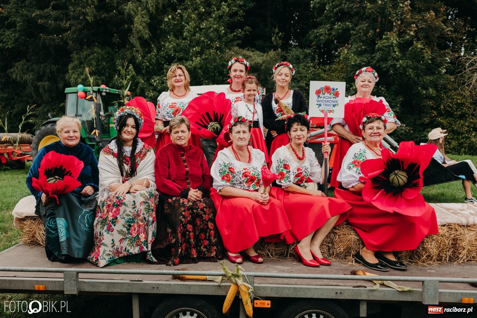 Zdjęcie w galerii na portalu naszraciborz.pl: Dożynki gminy Rudnik w Ponięcicach - korowód i otwarcie świetlicy wiadomości z regionu