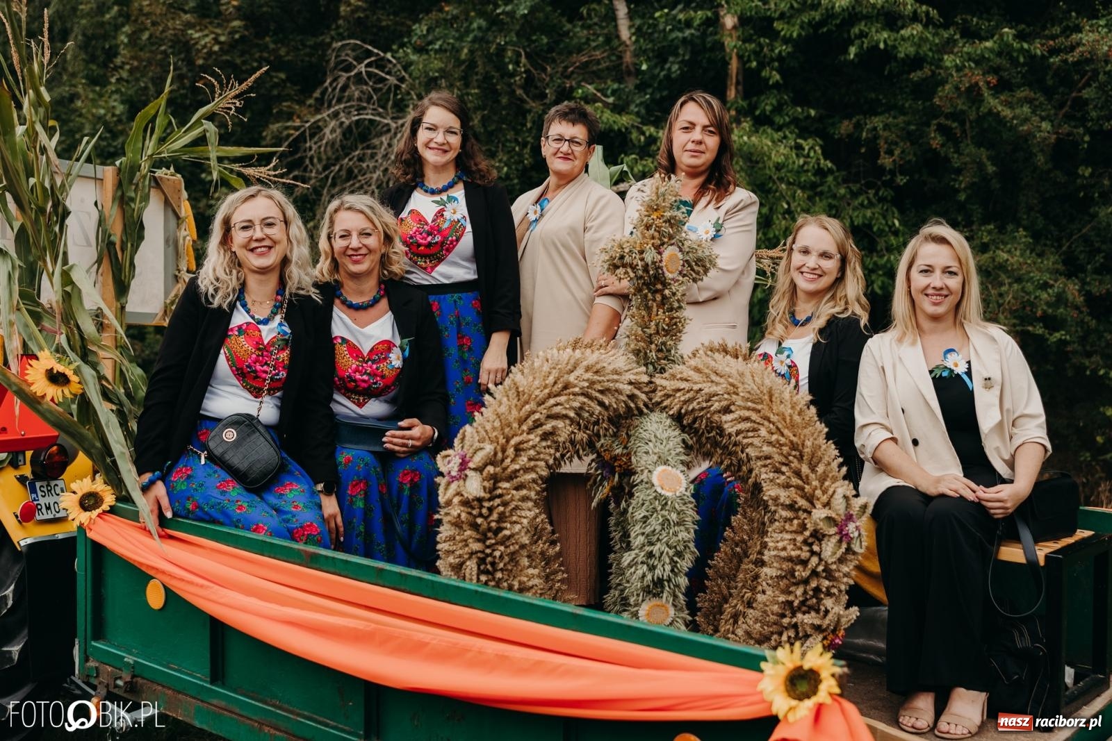 Zdjęcie w galerii na portalu naszraciborz.pl: Dożynki gminy Rudnik w Ponięcicach - korowód i otwarcie świetlicy wiadomości z regionu