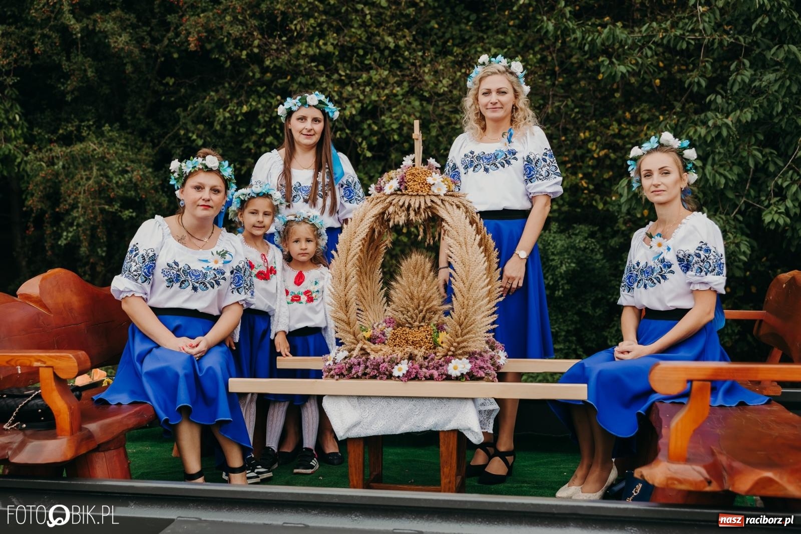 Zdjęcie w galerii na portalu naszraciborz.pl: Dożynki gminy Rudnik w Ponięcicach - korowód i otwarcie świetlicy wiadomości z regionu