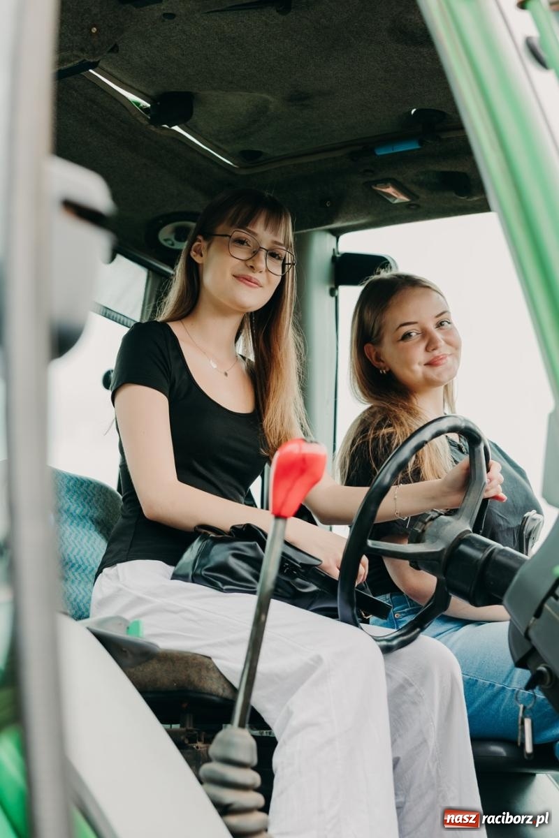 Zdjęcie w galerii na portalu naszraciborz.pl: Dożynki gminy Rudnik w Ponięcicach - korowód i otwarcie świetlicy wiadomości z regionu