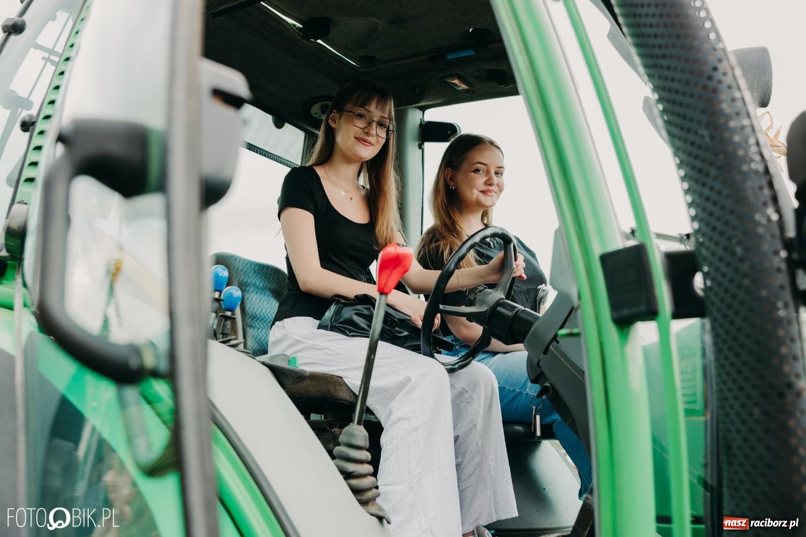 Zdjęcie w galerii na portalu naszraciborz.pl: Dożynki gminy Rudnik w Ponięcicach - korowód i otwarcie świetlicy wiadomości z regionu