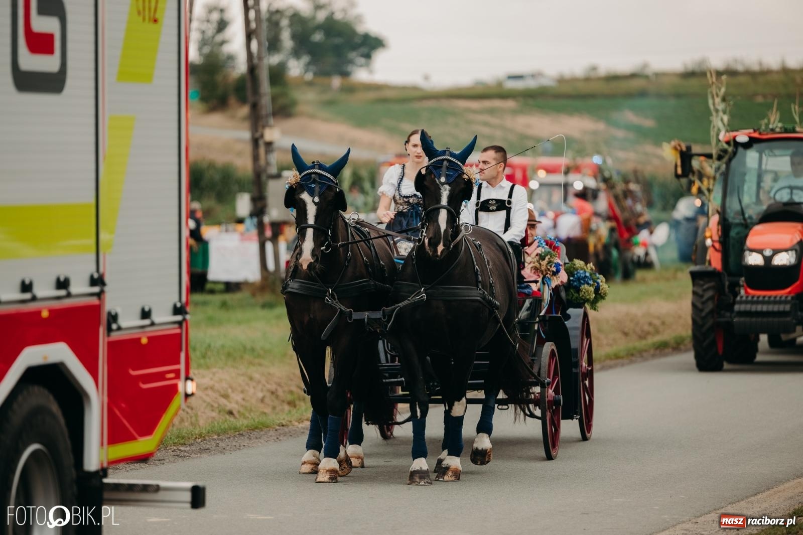 Zdjęcie w galerii na portalu naszraciborz.pl: Dożynki gminy Rudnik w Ponięcicach - korowód i otwarcie świetlicy wiadomości z regionu