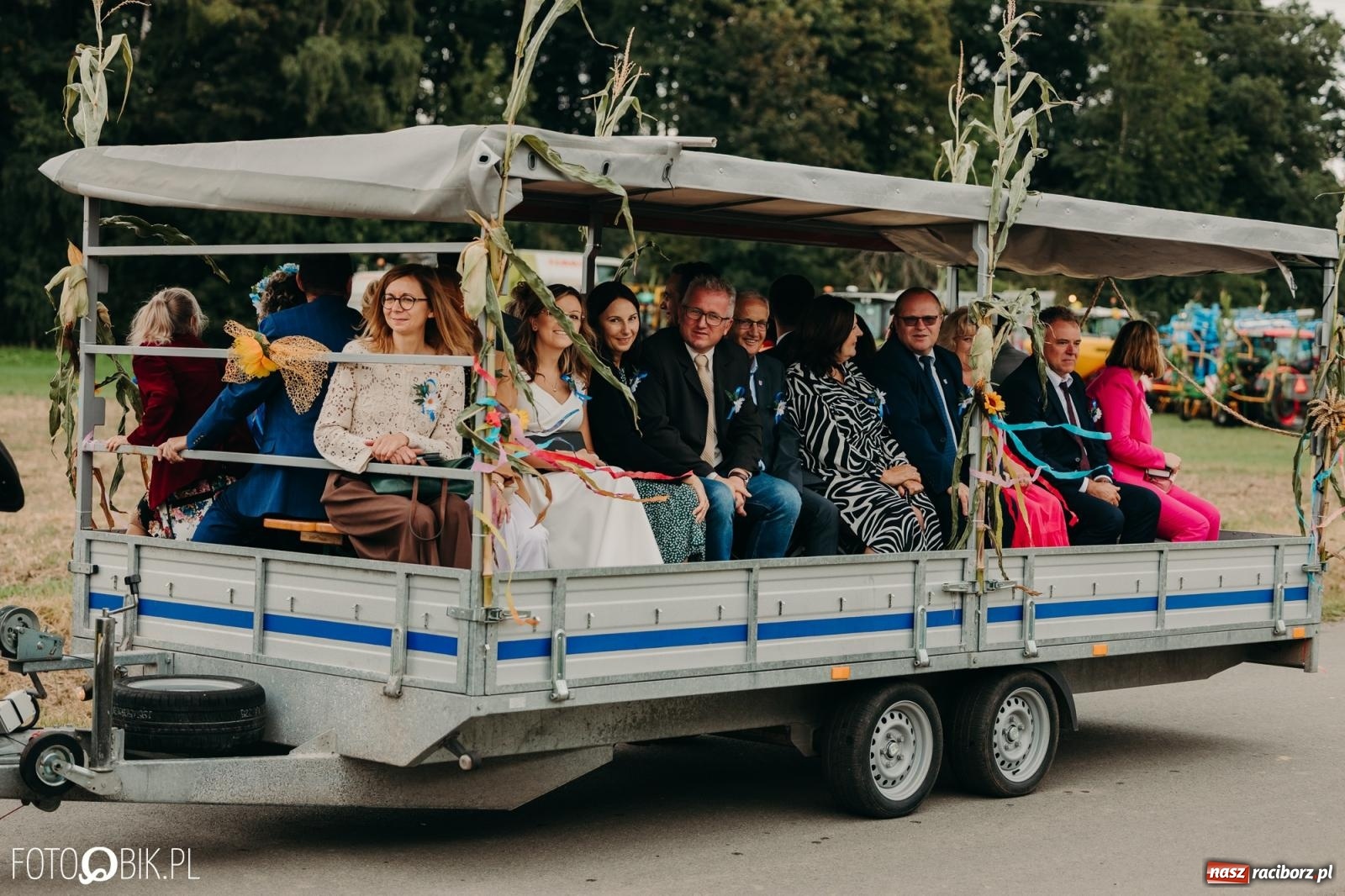 Zdjęcie w galerii na portalu naszraciborz.pl: Dożynki gminy Rudnik w Ponięcicach - korowód i otwarcie świetlicy wiadomości z regionu