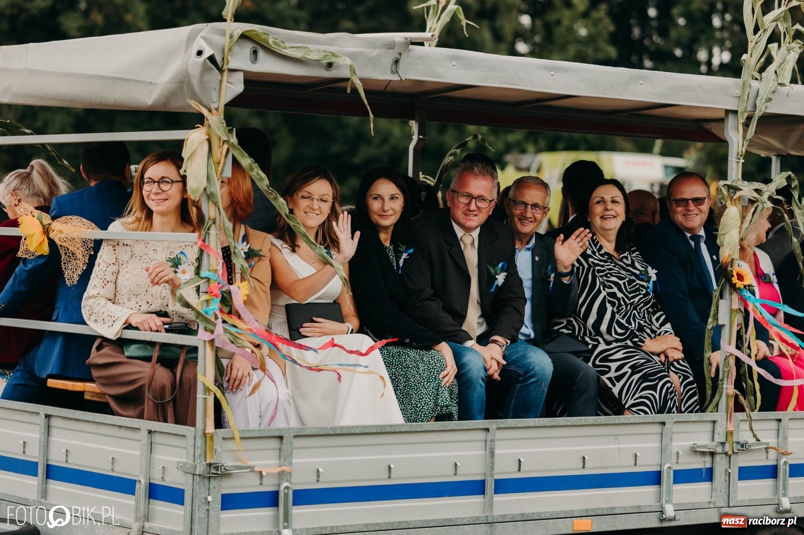 Zdjęcie w galerii na portalu naszraciborz.pl: Dożynki gminy Rudnik w Ponięcicach - korowód i otwarcie świetlicy wiadomości z regionu