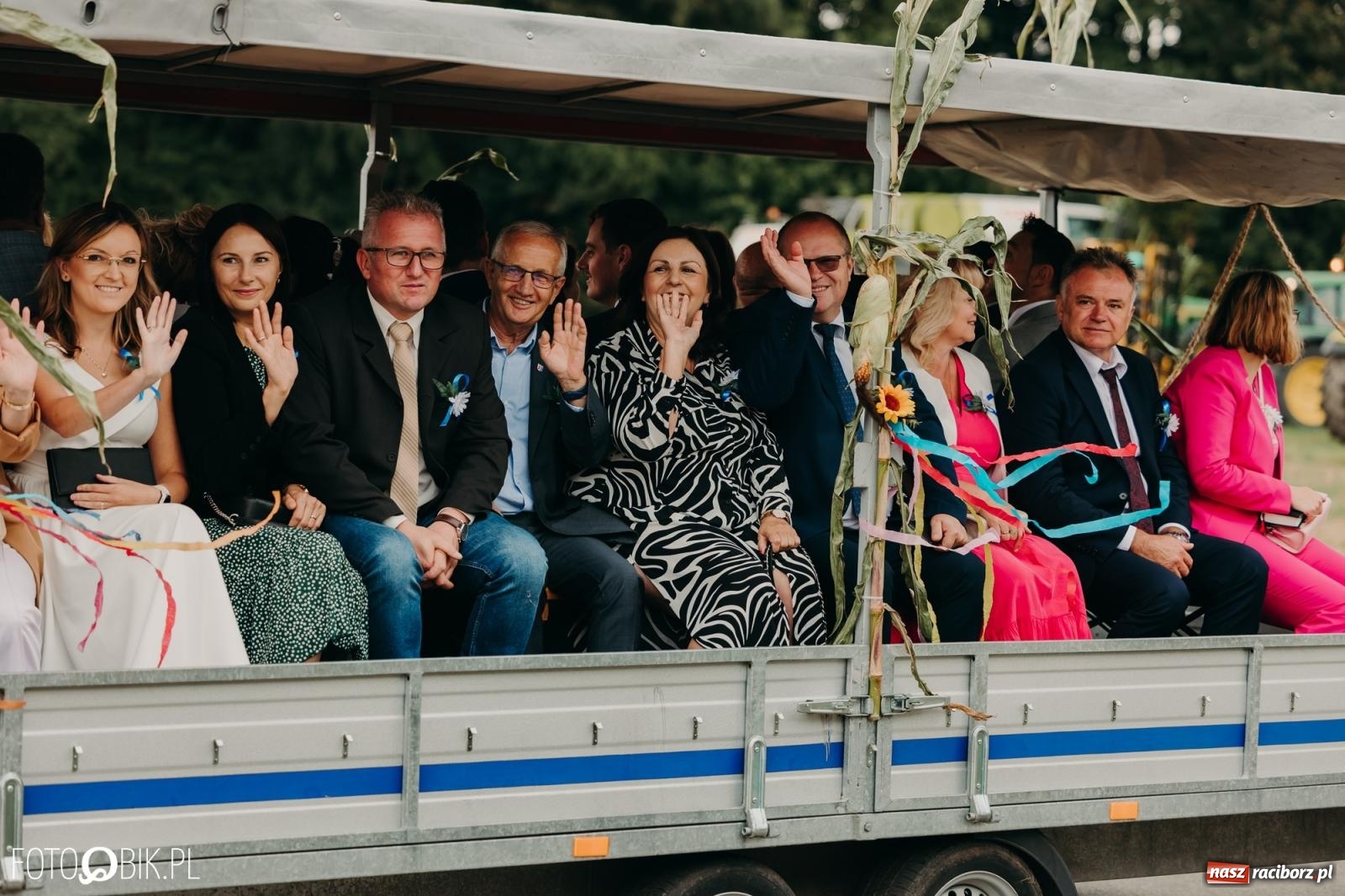 Zdjęcie w galerii na portalu naszraciborz.pl: Dożynki gminy Rudnik w Ponięcicach - korowód i otwarcie świetlicy wiadomości z regionu
