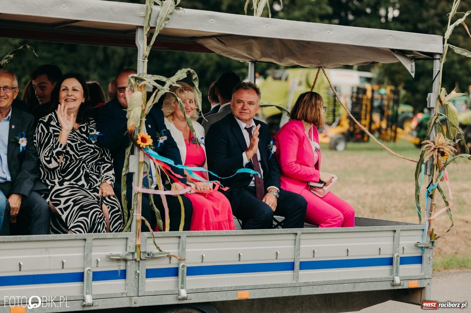 Zdjęcie w galerii na portalu naszraciborz.pl: Dożynki gminy Rudnik w Ponięcicach - korowód i otwarcie świetlicy wiadomości z regionu