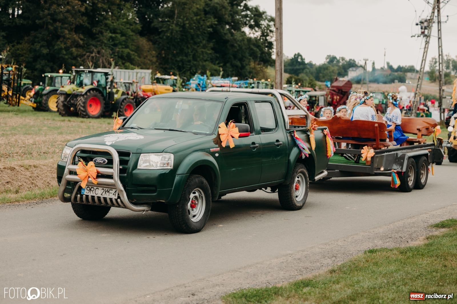 Zdjęcie w galerii na portalu naszraciborz.pl: Dożynki gminy Rudnik w Ponięcicach - korowód i otwarcie świetlicy wiadomości z regionu
