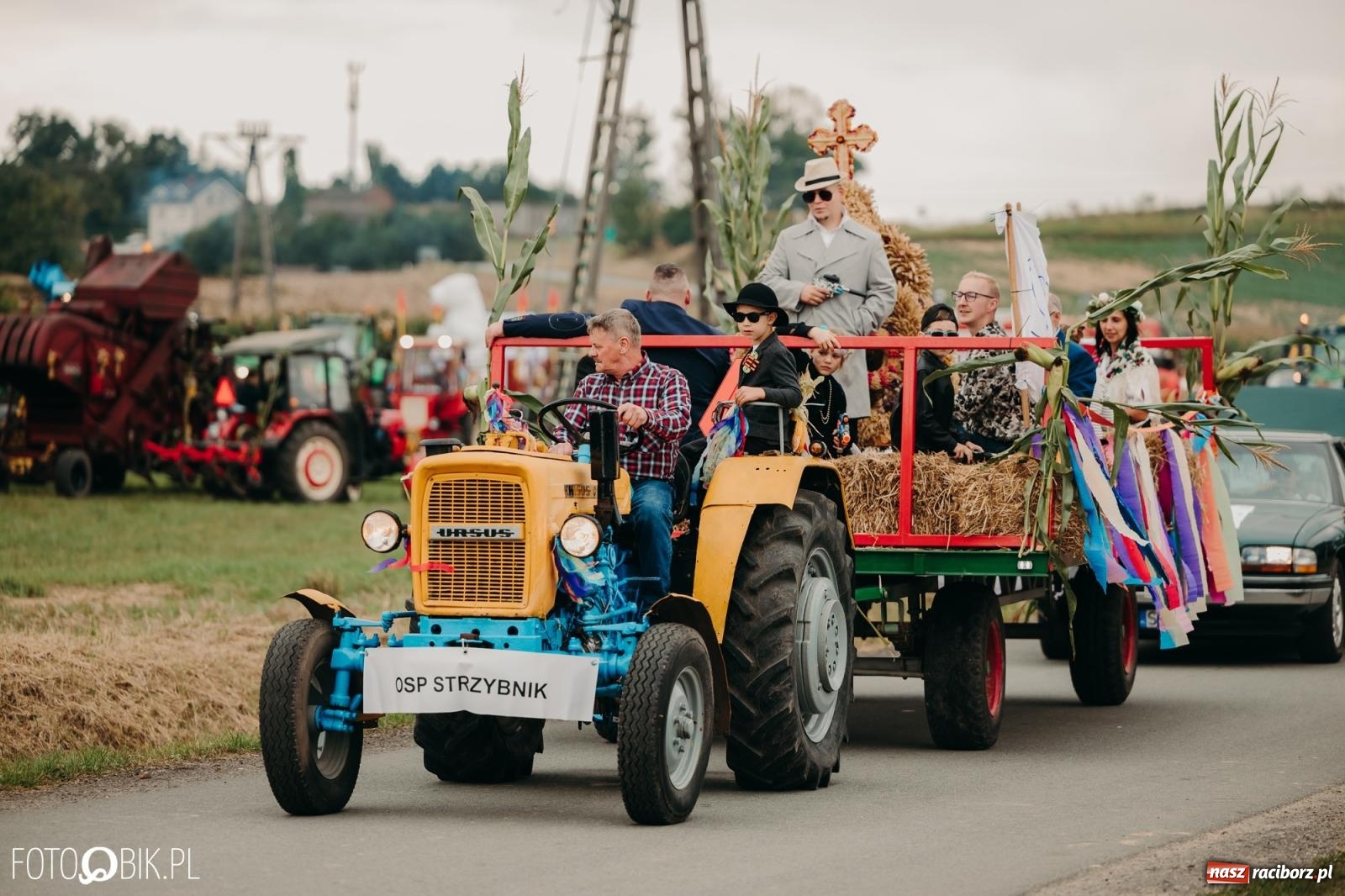 Zdjęcie w galerii na portalu naszraciborz.pl: Dożynki gminy Rudnik w Ponięcicach - korowód i otwarcie świetlicy wiadomości z regionu