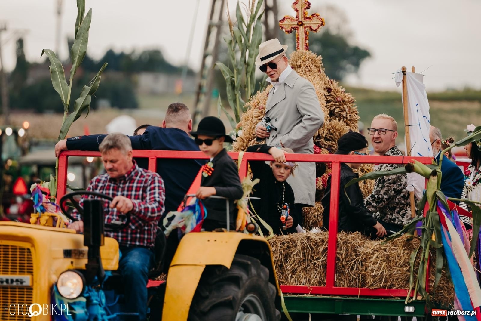 Zdjęcie w galerii na portalu naszraciborz.pl: Dożynki gminy Rudnik w Ponięcicach - korowód i otwarcie świetlicy wiadomości z regionu