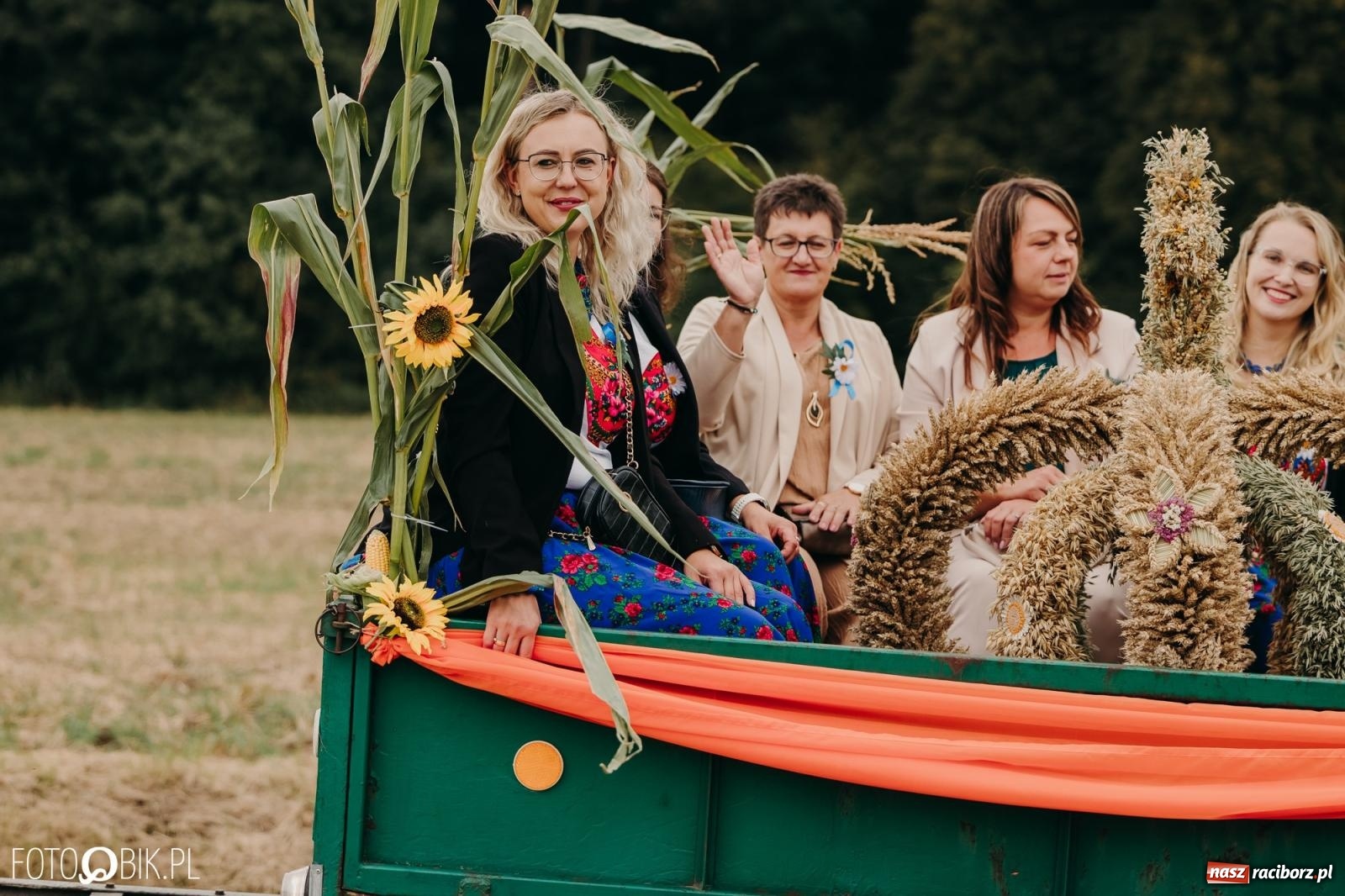 Zdjęcie w galerii na portalu naszraciborz.pl: Dożynki gminy Rudnik w Ponięcicach - korowód i otwarcie świetlicy wiadomości z regionu