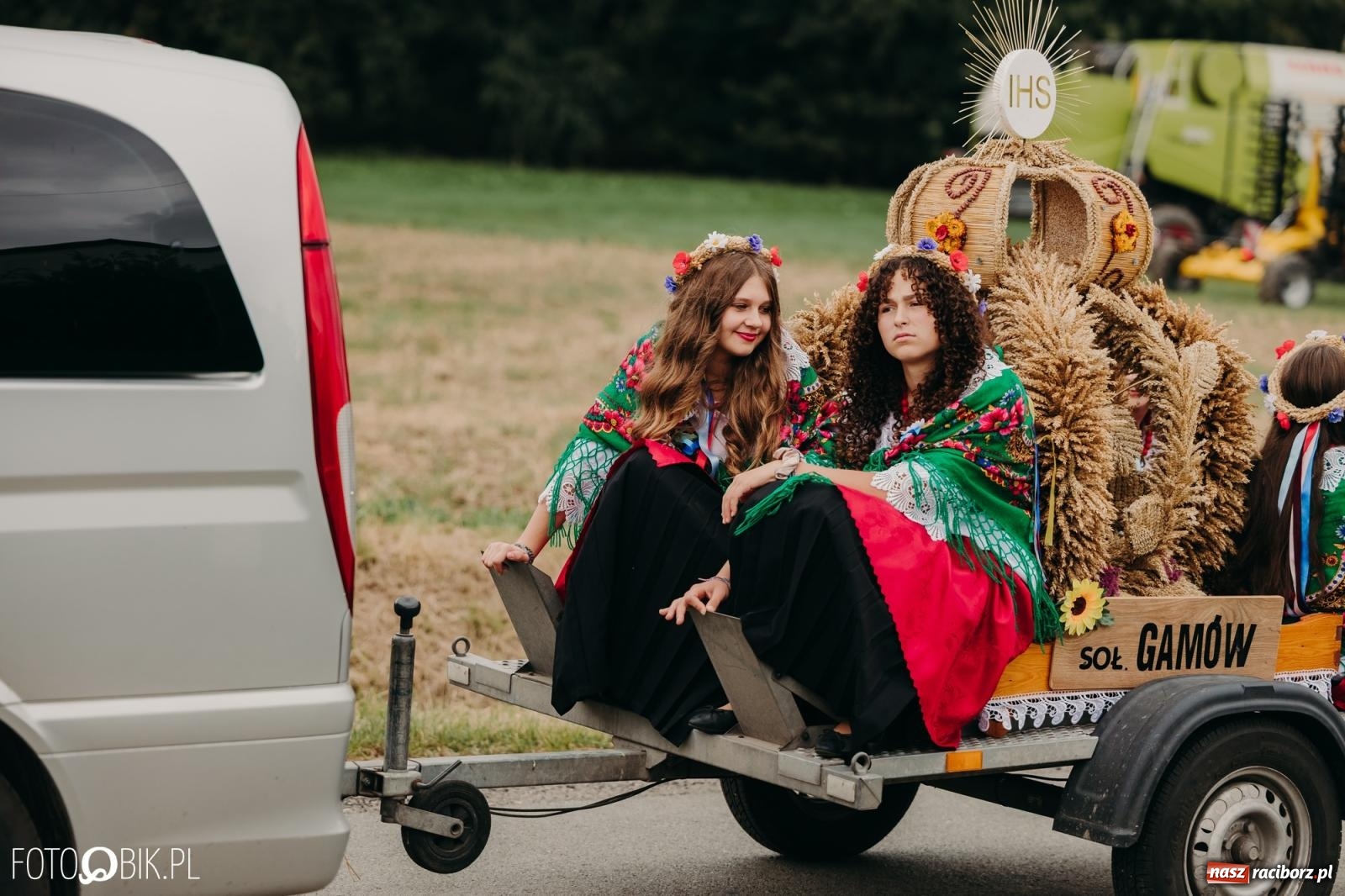Zdjęcie w galerii na portalu naszraciborz.pl: Dożynki gminy Rudnik w Ponięcicach - korowód i otwarcie świetlicy wiadomości z regionu