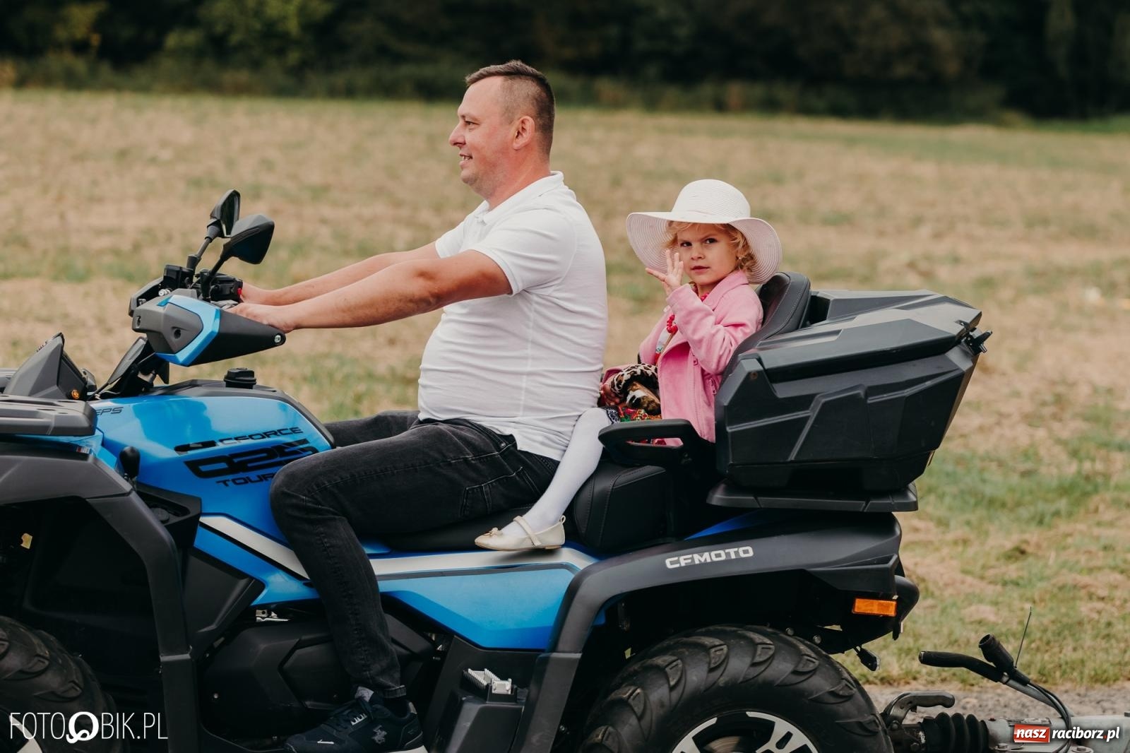 Zdjęcie w galerii na portalu naszraciborz.pl: Dożynki gminy Rudnik w Ponięcicach - korowód i otwarcie świetlicy wiadomości z regionu