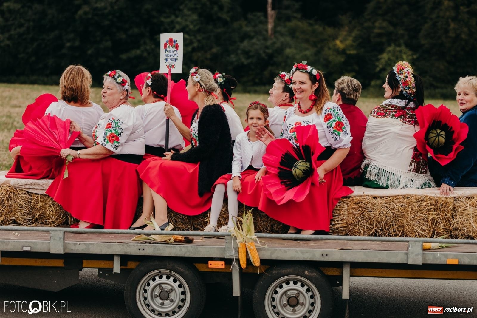 Zdjęcie w galerii na portalu naszraciborz.pl: Dożynki gminy Rudnik w Ponięcicach - korowód i otwarcie świetlicy wiadomości z regionu