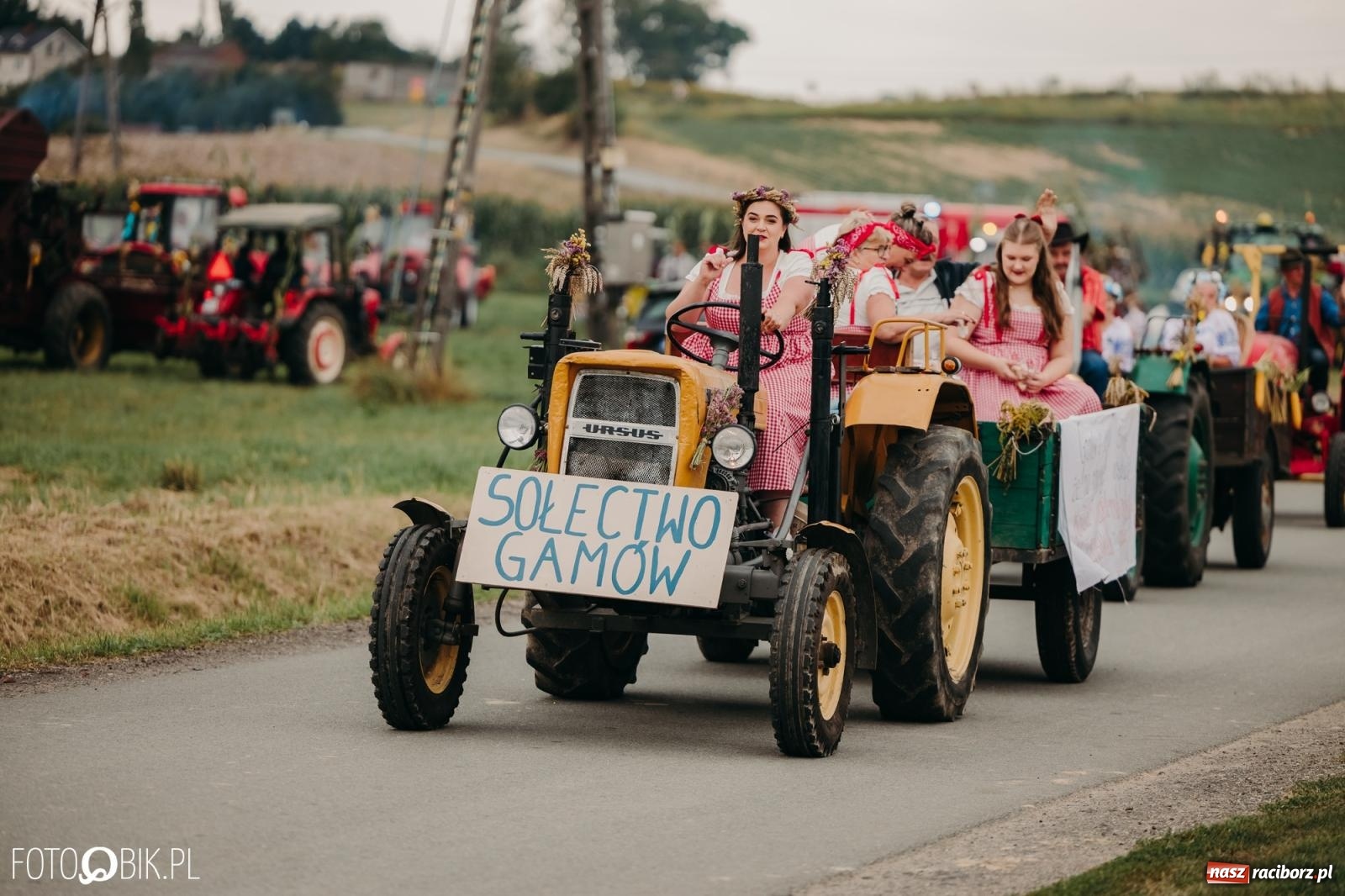 Zdjęcie w galerii na portalu naszraciborz.pl: Dożynki gminy Rudnik w Ponięcicach - korowód i otwarcie świetlicy wiadomości z regionu