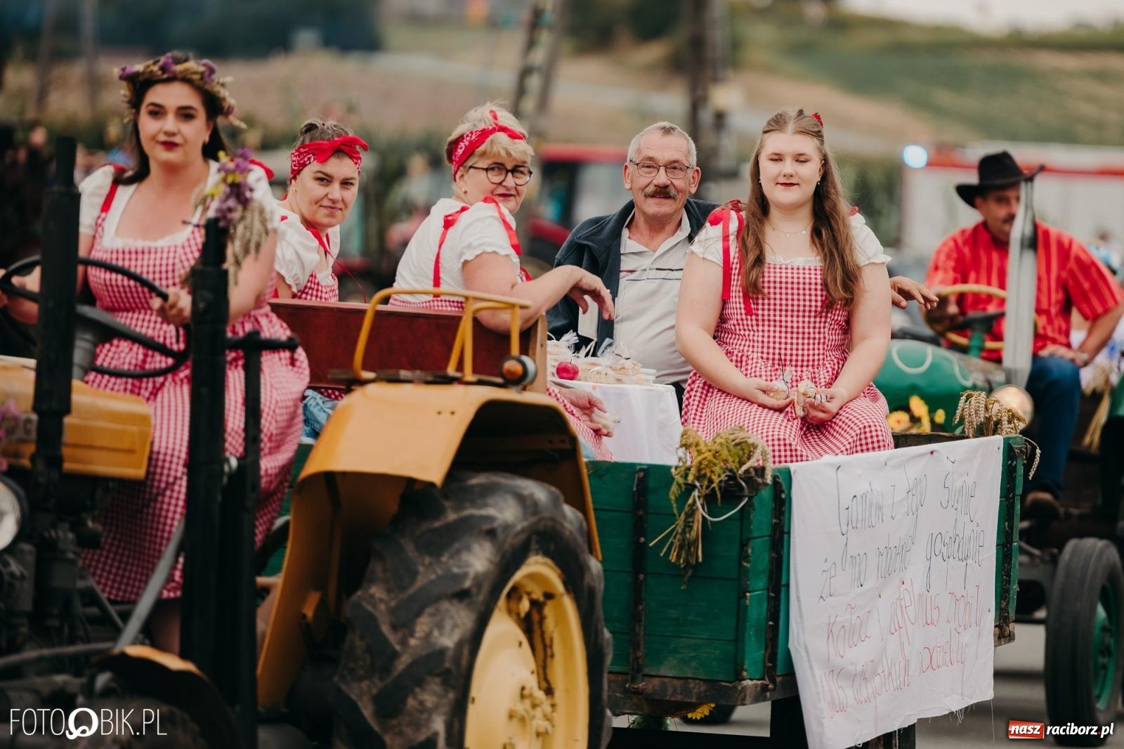 Zdjęcie w galerii na portalu naszraciborz.pl: Dożynki gminy Rudnik w Ponięcicach - korowód i otwarcie świetlicy wiadomości z regionu