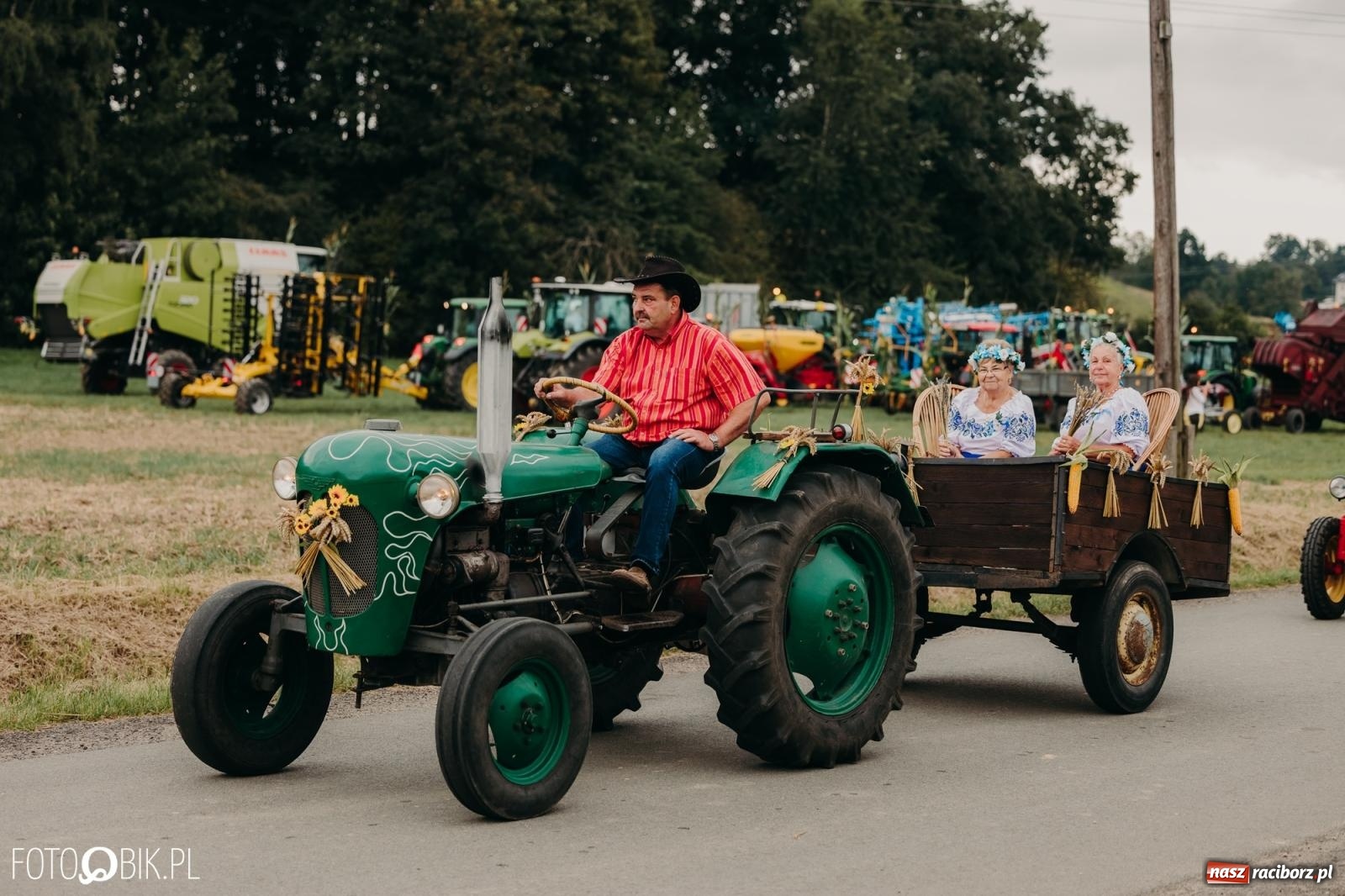 Zdjęcie w galerii na portalu naszraciborz.pl: Dożynki gminy Rudnik w Ponięcicach - korowód i otwarcie świetlicy wiadomości z regionu