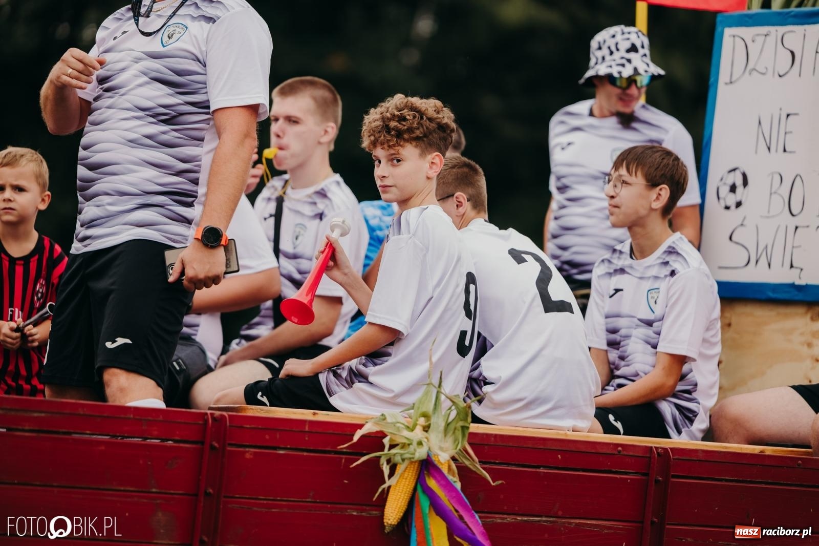 Zdjęcie w galerii na portalu naszraciborz.pl: Dożynki gminy Rudnik w Ponięcicach - korowód i otwarcie świetlicy wiadomości z regionu