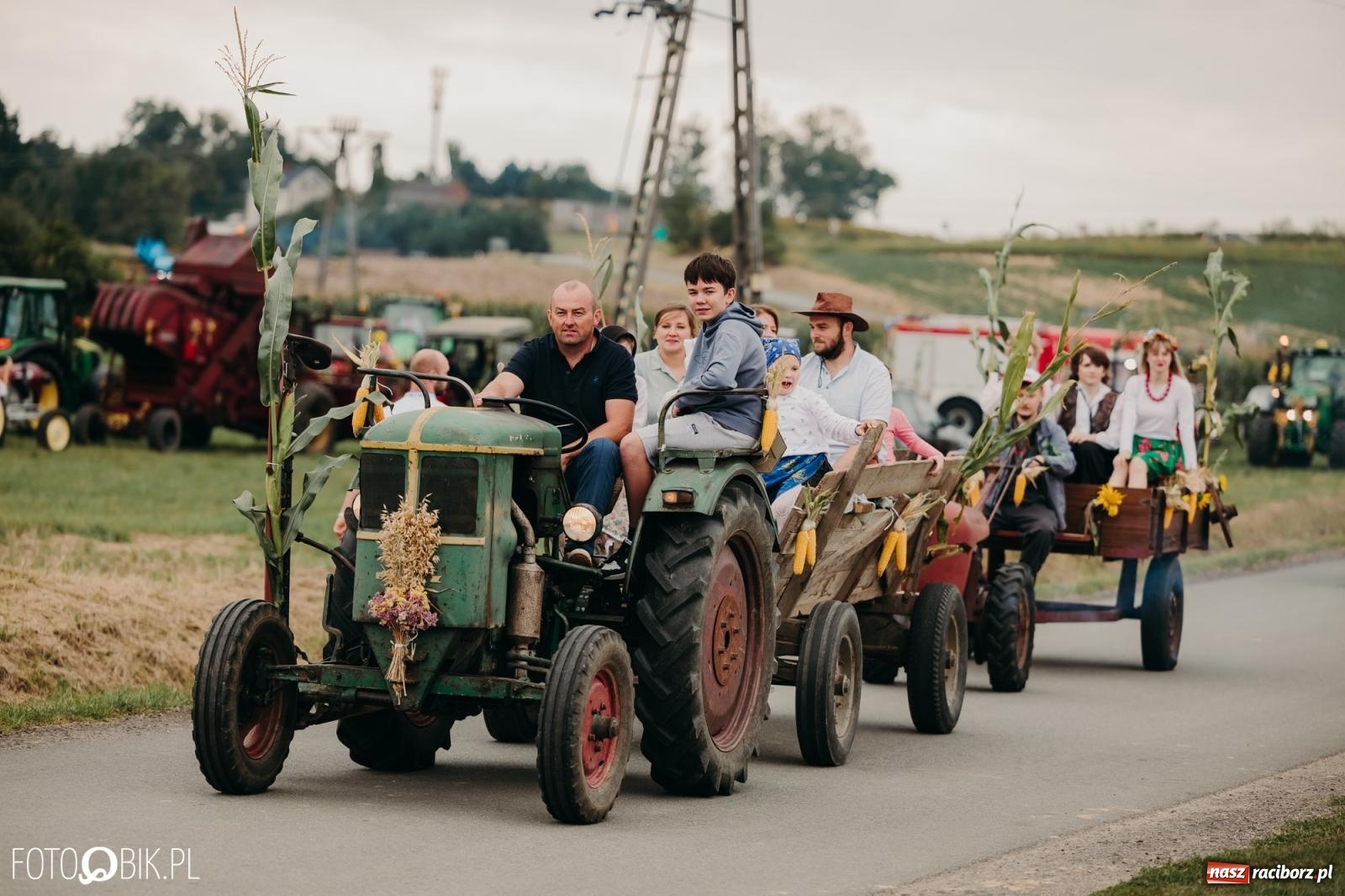 Zdjęcie w galerii na portalu naszraciborz.pl: Dożynki gminy Rudnik w Ponięcicach - korowód i otwarcie świetlicy wiadomości z regionu