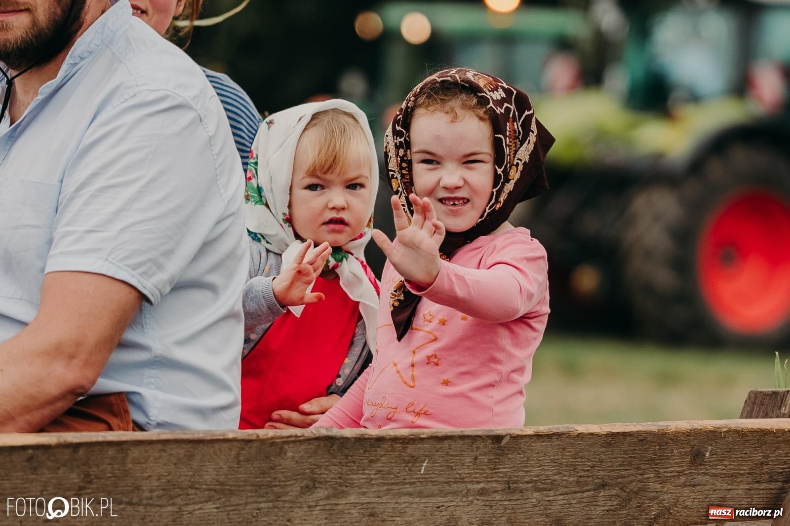 Zdjęcie w galerii na portalu naszraciborz.pl: Dożynki gminy Rudnik w Ponięcicach - korowód i otwarcie świetlicy wiadomości z regionu