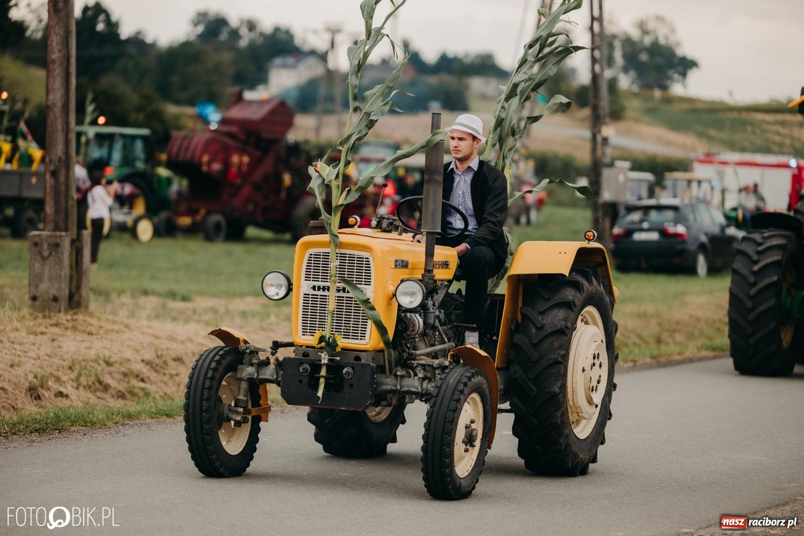 Zdjęcie w galerii na portalu naszraciborz.pl: Dożynki gminy Rudnik w Ponięcicach - korowód i otwarcie świetlicy wiadomości z regionu