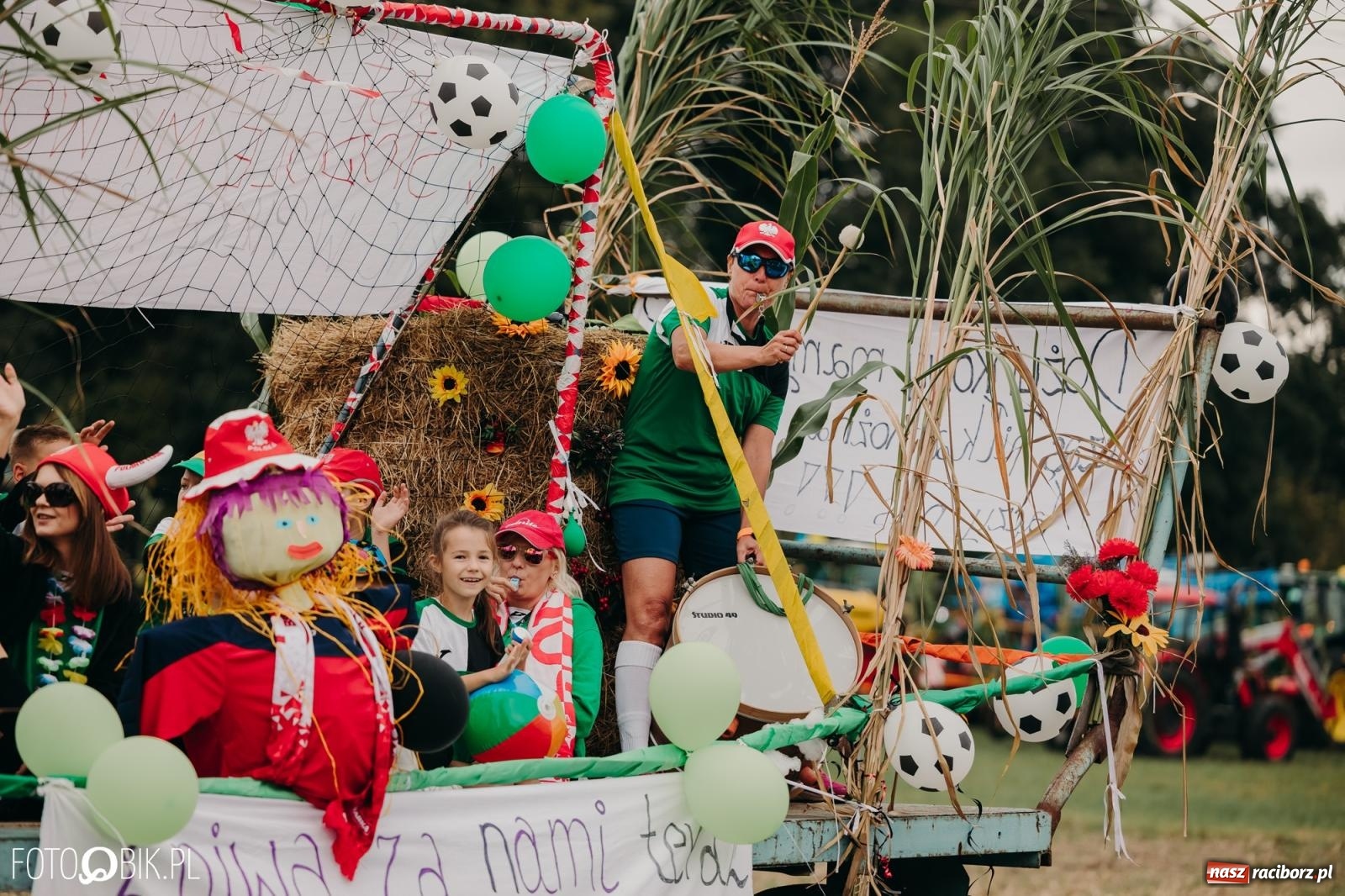 Zdjęcie w galerii na portalu naszraciborz.pl: Dożynki gminy Rudnik w Ponięcicach - korowód i otwarcie świetlicy wiadomości z regionu