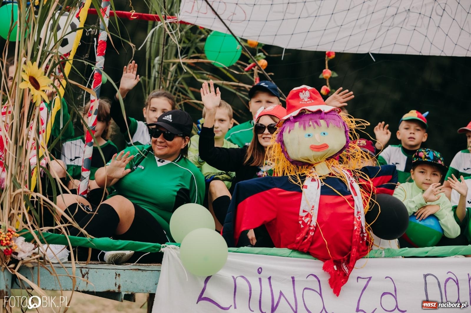 Zdjęcie w galerii na portalu naszraciborz.pl: Dożynki gminy Rudnik w Ponięcicach - korowód i otwarcie świetlicy wiadomości z regionu