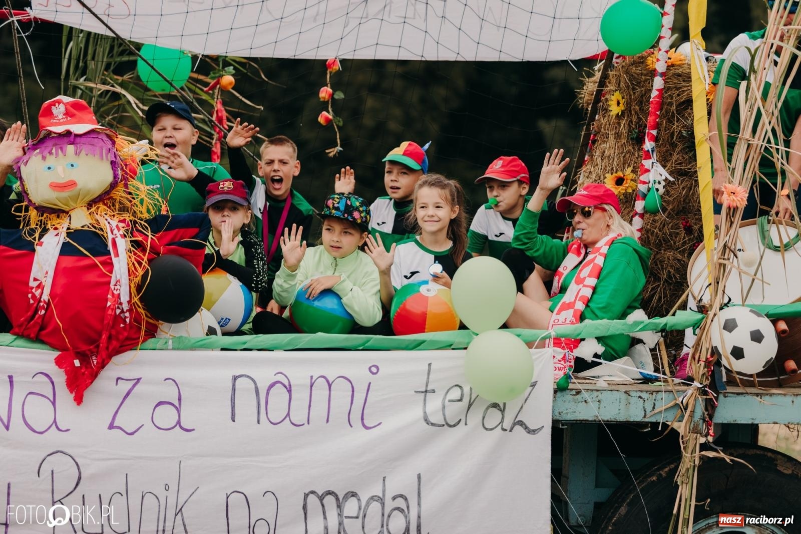 Zdjęcie w galerii na portalu naszraciborz.pl: Dożynki gminy Rudnik w Ponięcicach - korowód i otwarcie świetlicy wiadomości z regionu