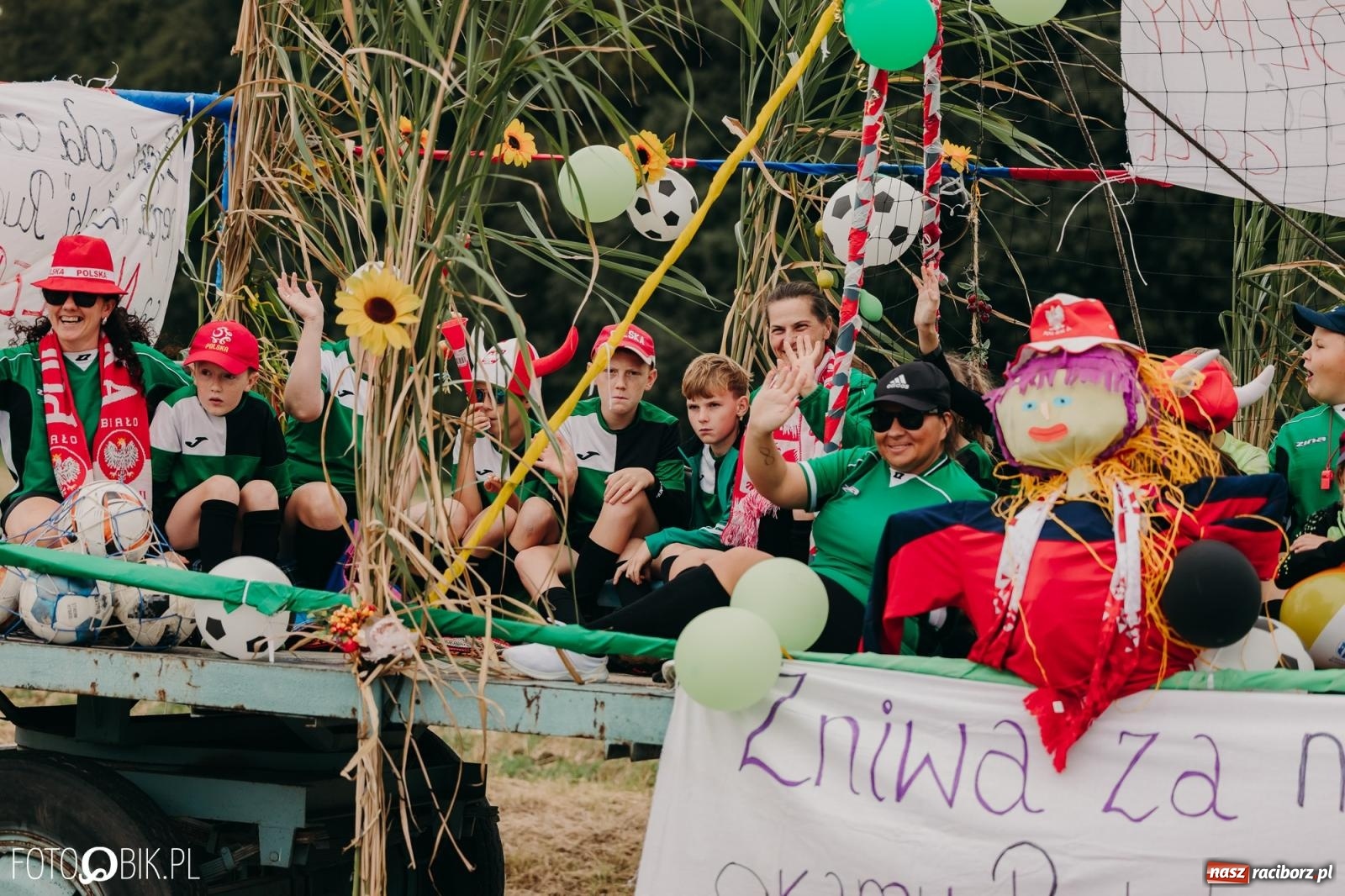 Zdjęcie w galerii na portalu naszraciborz.pl: Dożynki gminy Rudnik w Ponięcicach - korowód i otwarcie świetlicy wiadomości z regionu