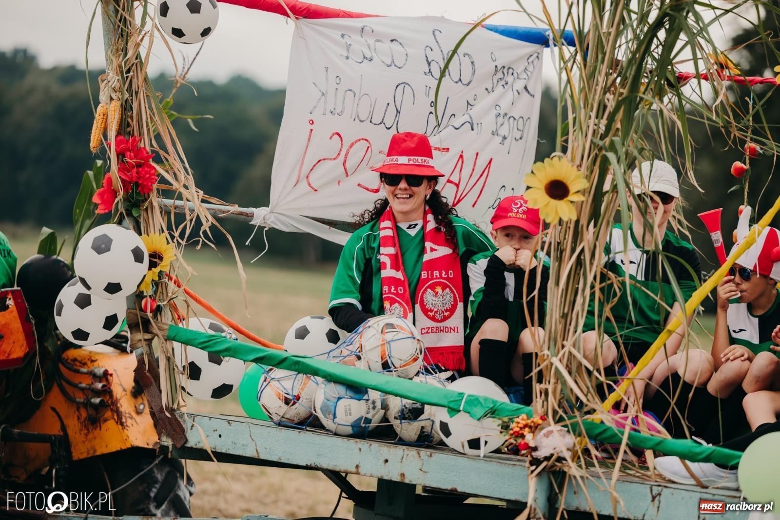 Zdjęcie w galerii na portalu naszraciborz.pl: Dożynki gminy Rudnik w Ponięcicach - korowód i otwarcie świetlicy wiadomości z regionu