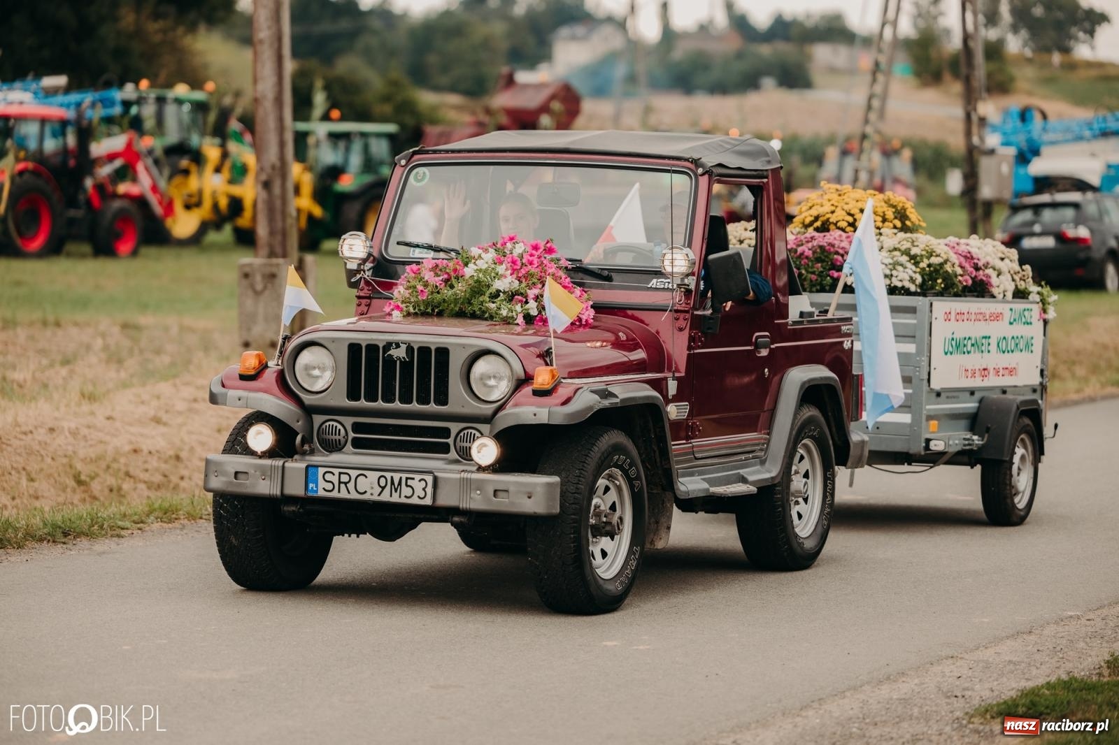 Zdjęcie w galerii na portalu naszraciborz.pl: Dożynki gminy Rudnik w Ponięcicach - korowód i otwarcie świetlicy wiadomości z regionu