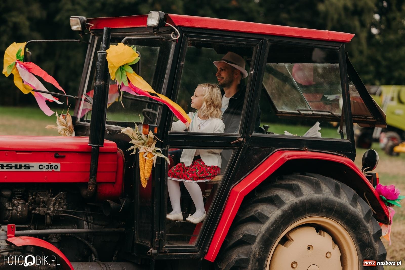 Zdjęcie w galerii na portalu naszraciborz.pl: Dożynki gminy Rudnik w Ponięcicach - korowód i otwarcie świetlicy wiadomości z regionu