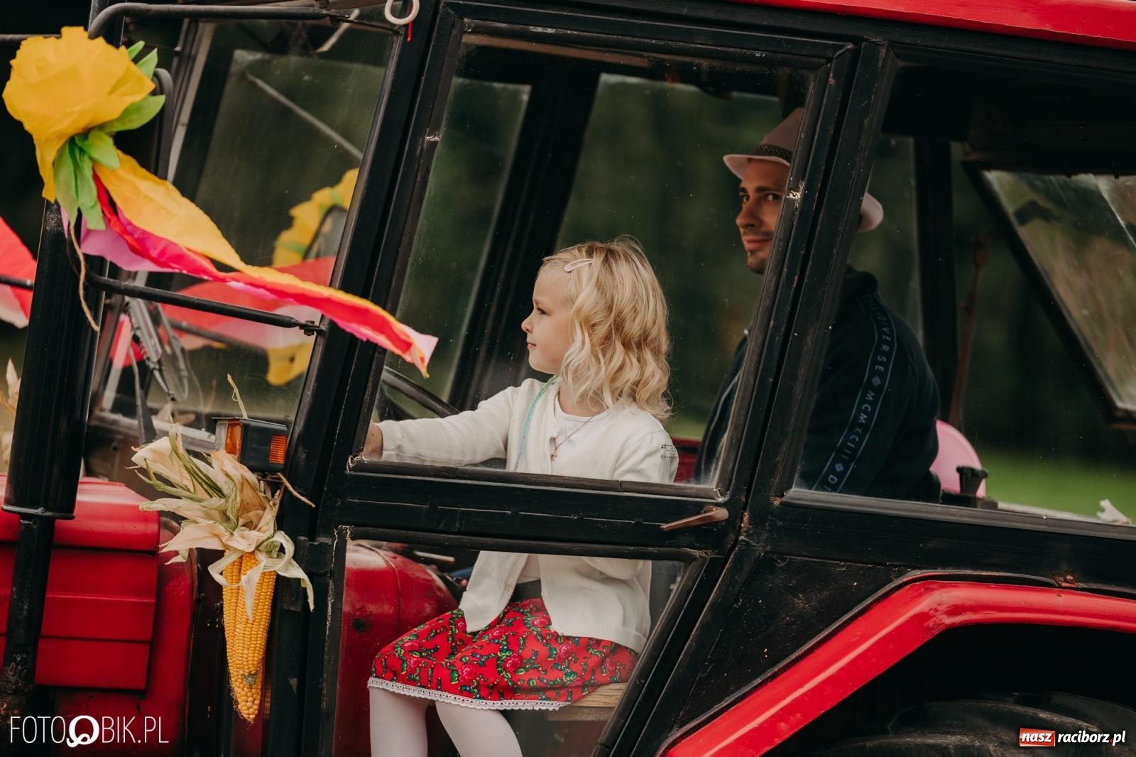 Zdjęcie w galerii na portalu naszraciborz.pl: Dożynki gminy Rudnik w Ponięcicach - korowód i otwarcie świetlicy wiadomości z regionu