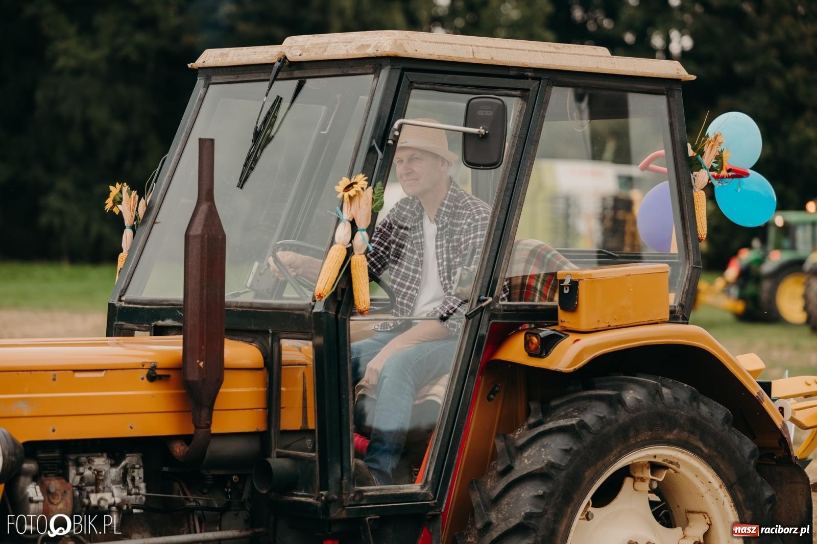 Zdjęcie w galerii na portalu naszraciborz.pl: Dożynki gminy Rudnik w Ponięcicach - korowód i otwarcie świetlicy wiadomości z regionu