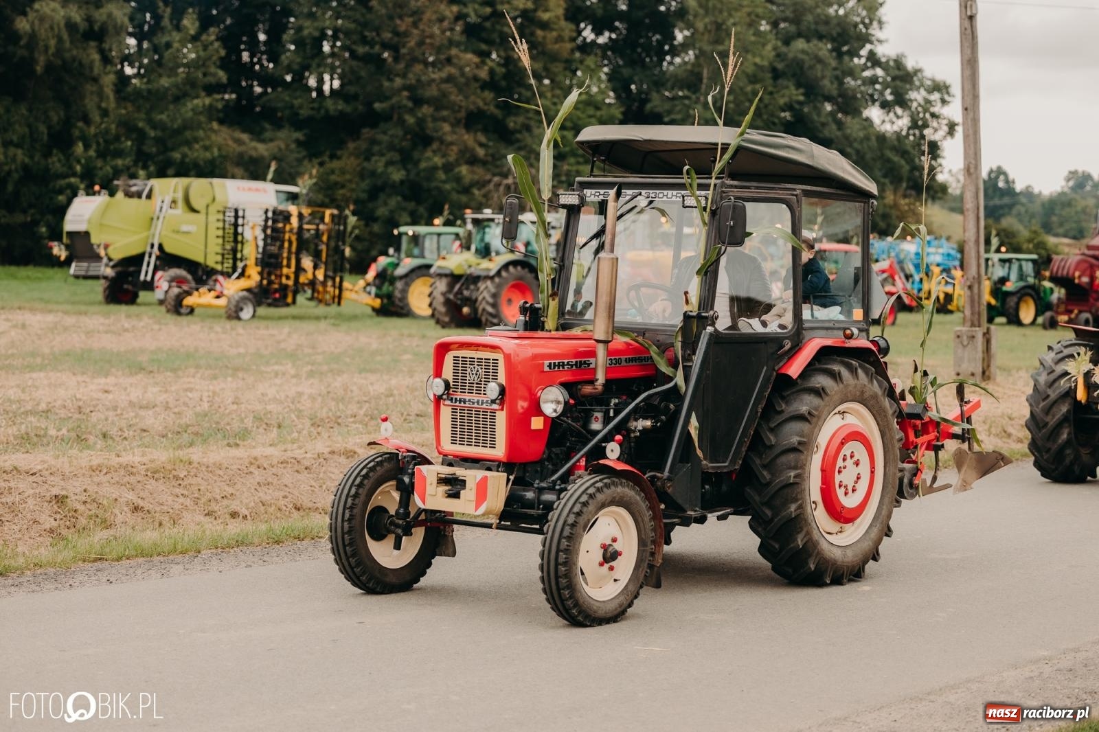 Zdjęcie w galerii na portalu naszraciborz.pl: Dożynki gminy Rudnik w Ponięcicach - korowód i otwarcie świetlicy wiadomości z regionu