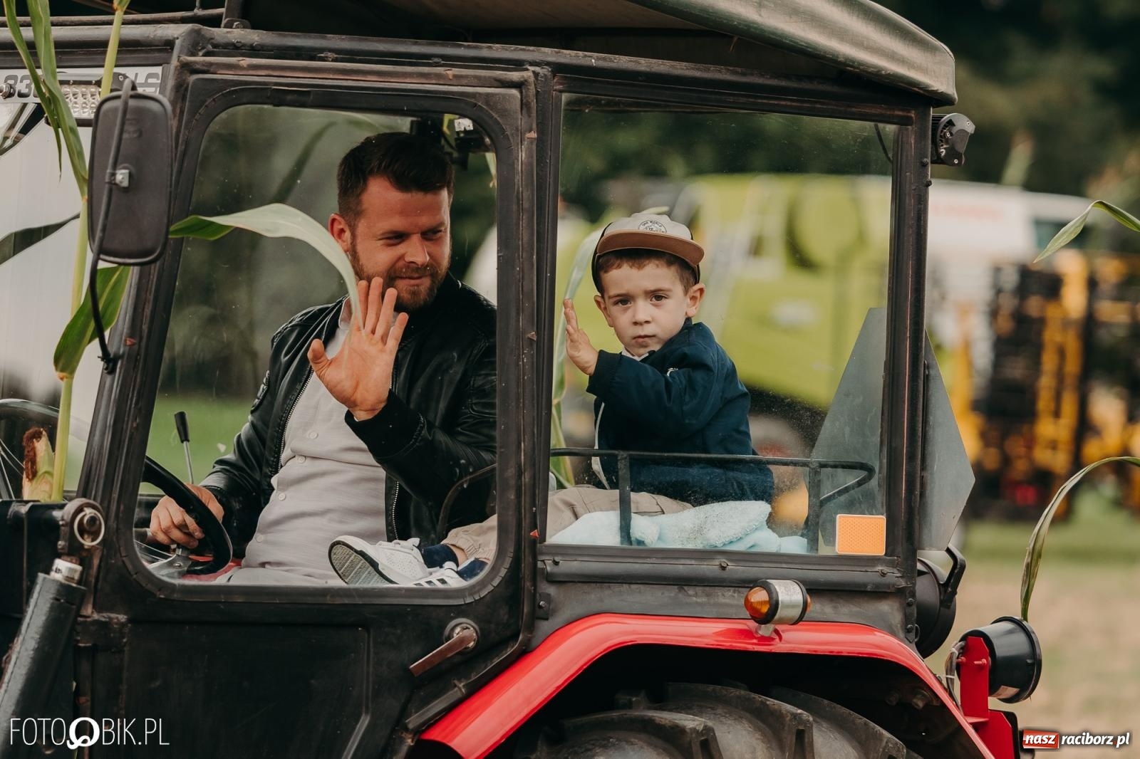 Zdjęcie w galerii na portalu naszraciborz.pl: Dożynki gminy Rudnik w Ponięcicach - korowód i otwarcie świetlicy wiadomości z regionu