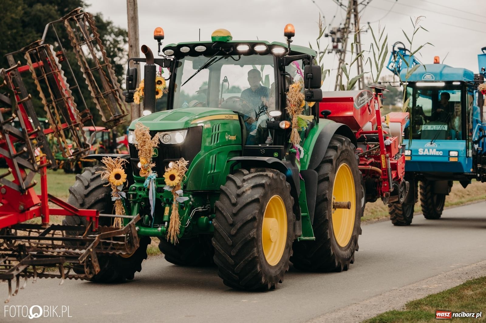 Zdjęcie w galerii na portalu naszraciborz.pl: Dożynki gminy Rudnik w Ponięcicach - korowód i otwarcie świetlicy wiadomości z regionu