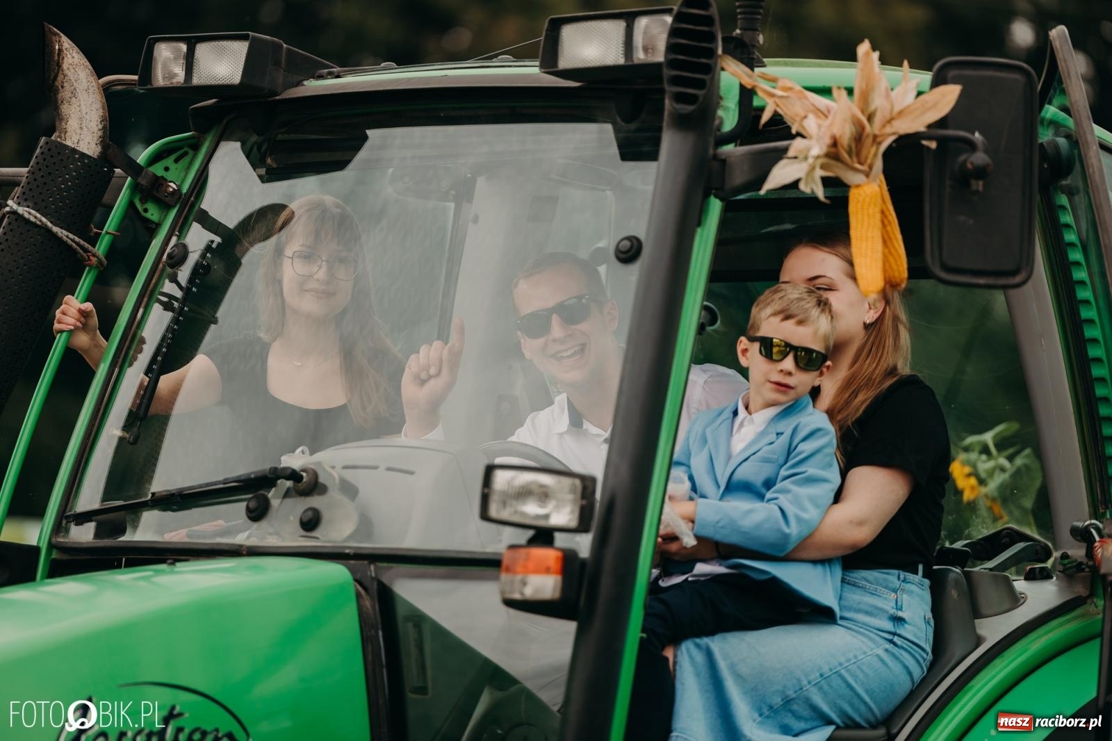 Zdjęcie w galerii na portalu naszraciborz.pl: Dożynki gminy Rudnik w Ponięcicach - korowód i otwarcie świetlicy wiadomości z regionu