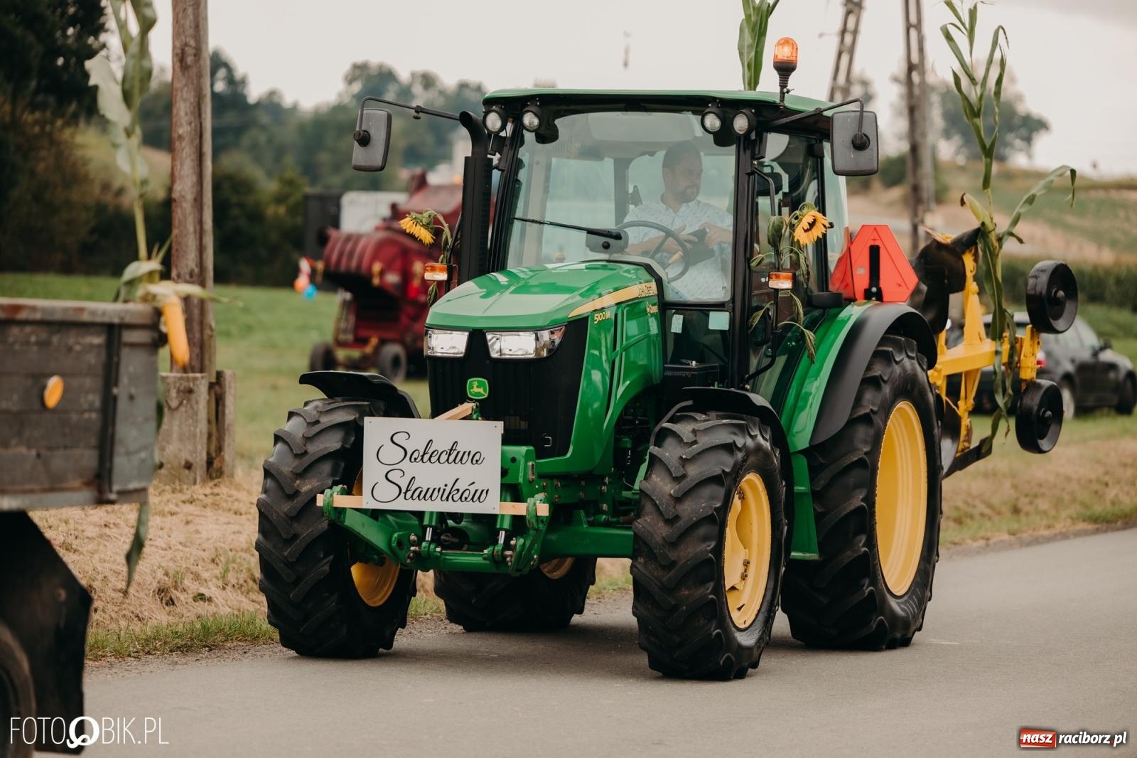 Zdjęcie w galerii na portalu naszraciborz.pl: Dożynki gminy Rudnik w Ponięcicach - korowód i otwarcie świetlicy wiadomości z regionu
